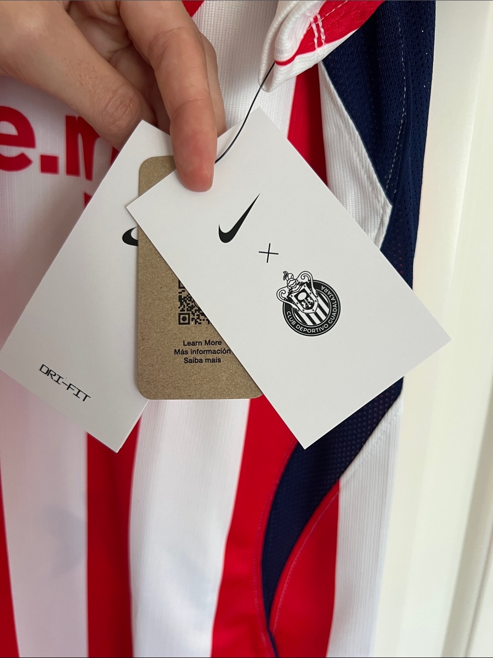 Brand new with tags Chivas jersey - Picture 2 of 8